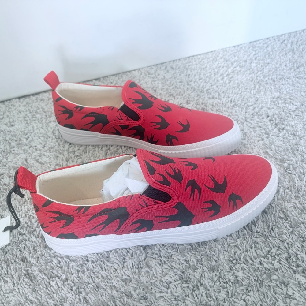 MCQ by Alexander McQueen Swallow Slip-On Sneaker EU 41, US 9
